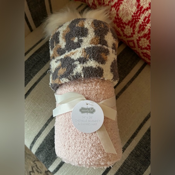 Baby Blanket and Knit Cap **Mud Pie** - Picture 1 of 3